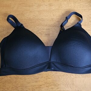 AUDEN Womens Black Lightly Lined Wireless Bra - Size 40D